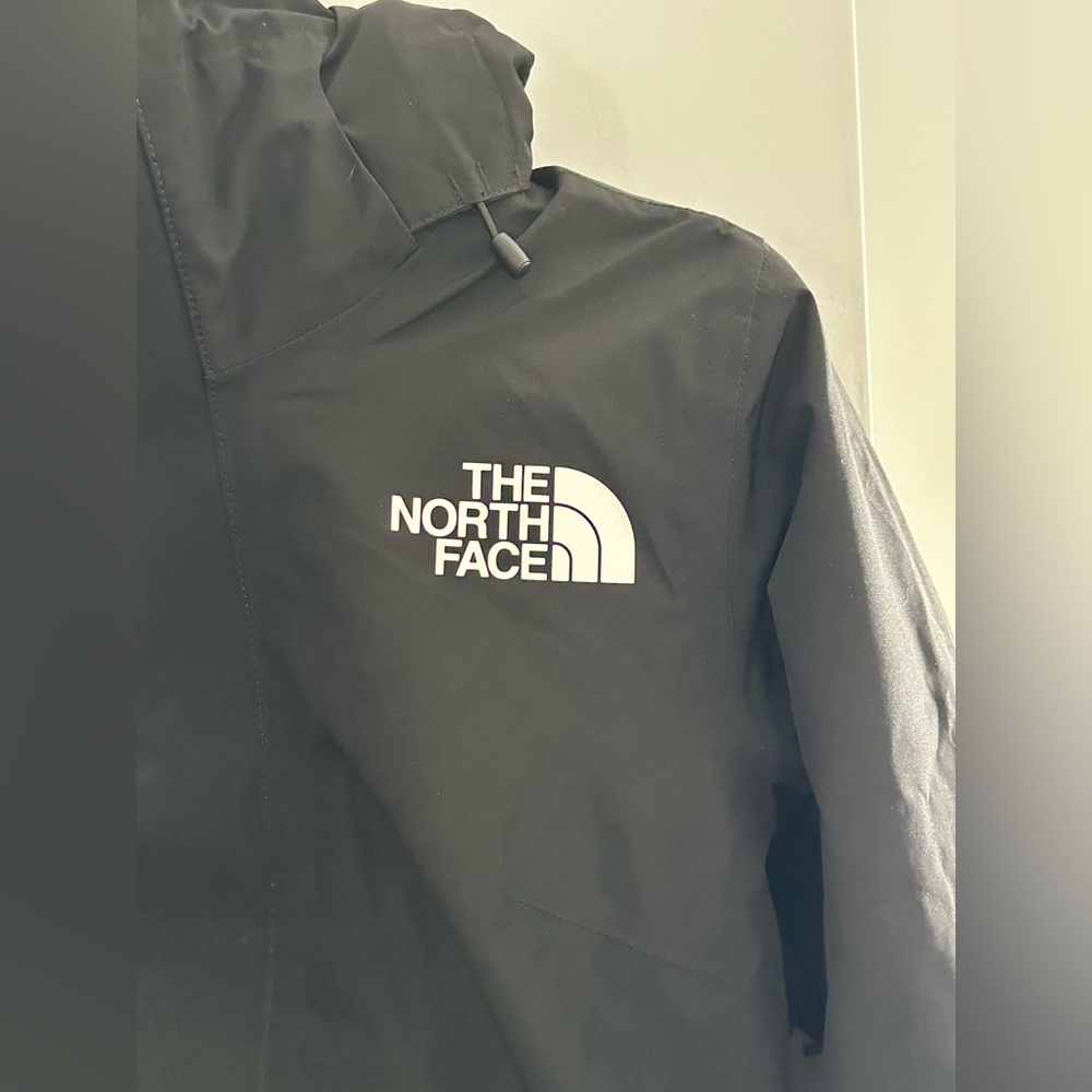 NWOT North Face Woman’s Garner Triclimate Jacket - Size XS - Picture 3 of 4